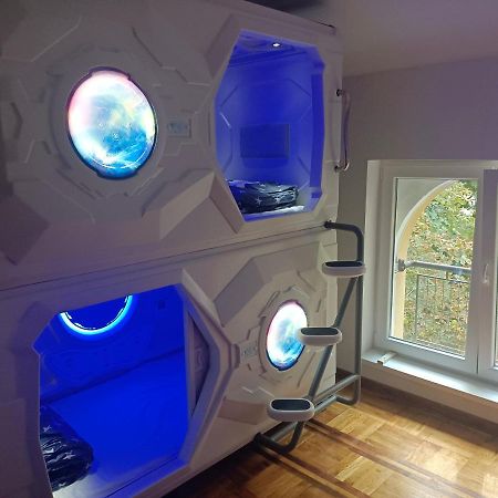 Panda Victor Space Capsule Hostel-Neo Nomad Белград Екстер'єр фото
