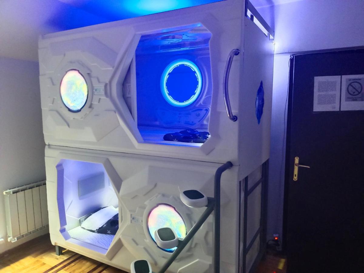 Panda Victor Space Capsule Hostel-Neo Nomad Белград Екстер'єр фото