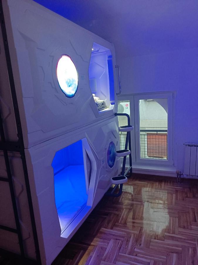 Panda Victor Space Capsule Hostel-Neo Nomad Белград Екстер'єр фото